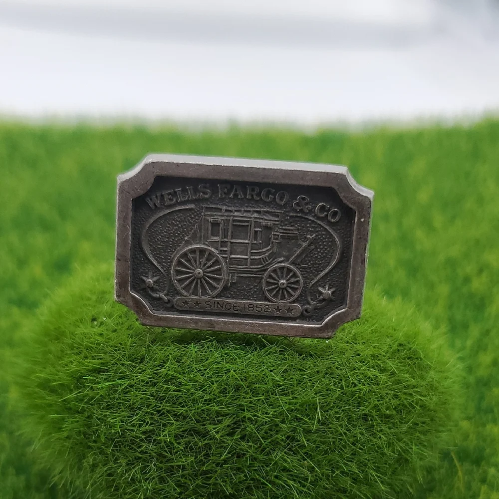Wells Fargo‎ Collectible Cuff Link Overflow